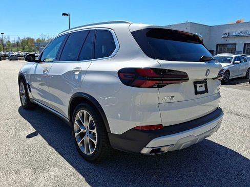 Used 2025 BMW X5 xDrive50e AWD/4WD image 4