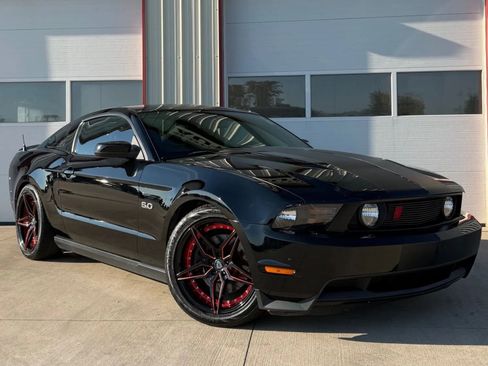 Used 2011 Ford Mustang GT Premium w/ Comfort Pkg RWD image 1
