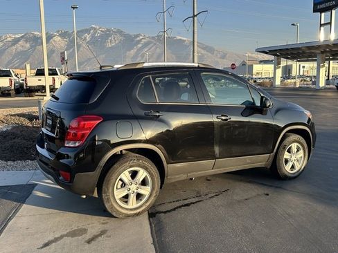 Certified 2022 Chevrolet Trax LT w/ LT Convenience Package image 29
