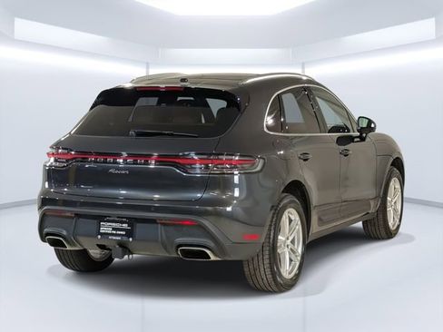 Certified 2025 Porsche Macan image 9