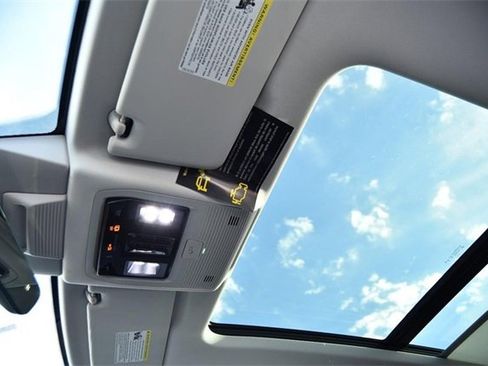 New 2026 Volkswagen Tiguan SE image 21