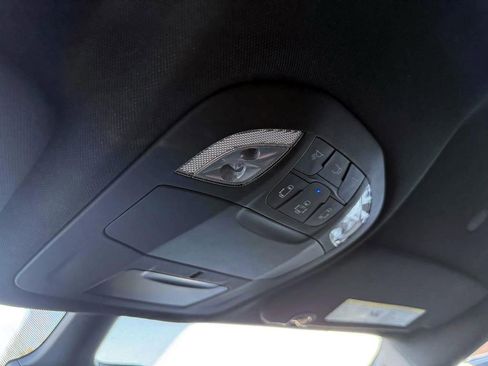 Certified 2025 Chrysler Pacifica Select image 29