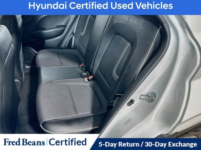 Used 2023 Hyundai Venue Limited FWD image 18