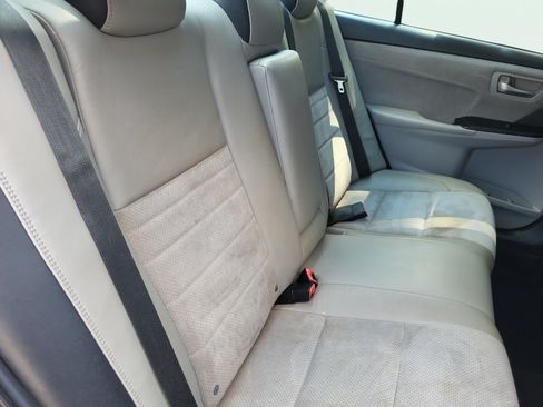 Used 2015 Toyota Camry XSE FWD image 13