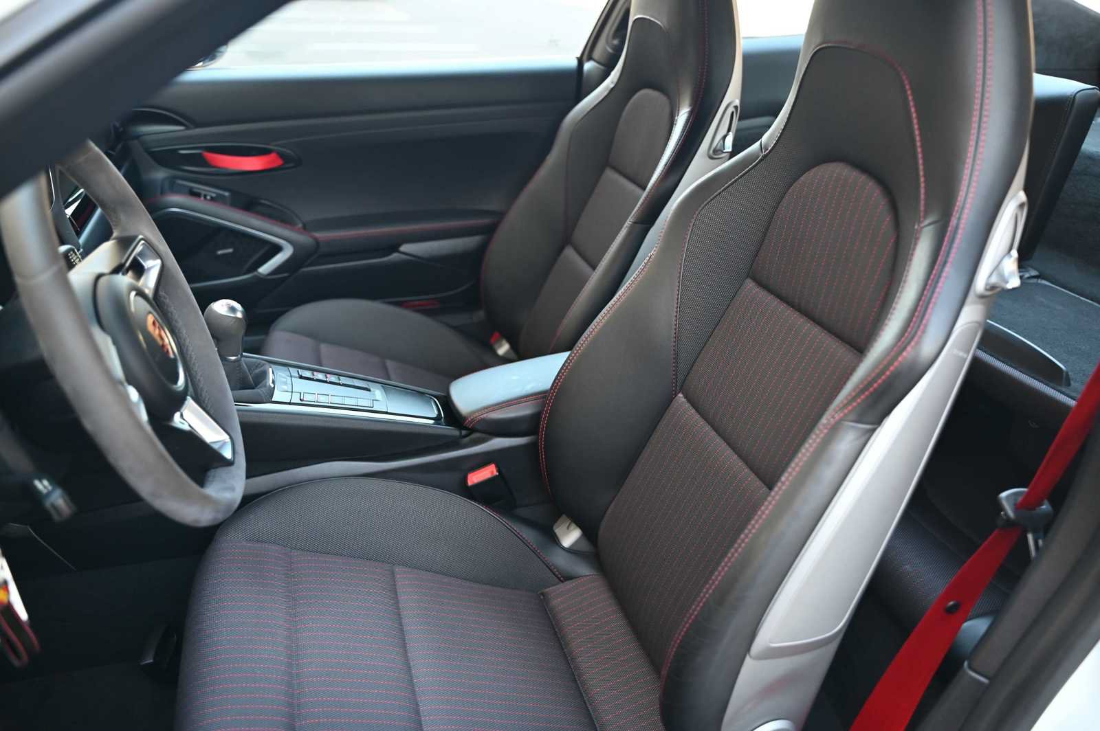 Used 2018 Porsche 911 Carrera T RWD image 17
