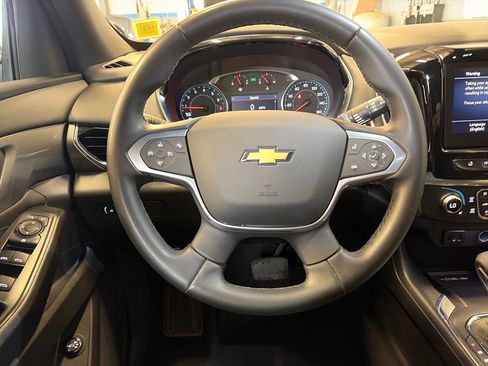 Used 2023 Chevrolet Traverse LT AWD/4WD image 25