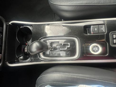 Used 2019 Mitsubishi Outlander SEL AWD/4WD image 23