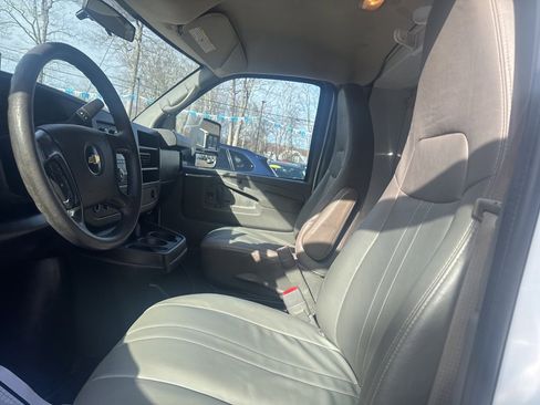 Used 2014 Chevrolet Express 3500 image 25