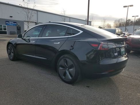 Used 2019 Tesla Model 3 Mid Range image 4