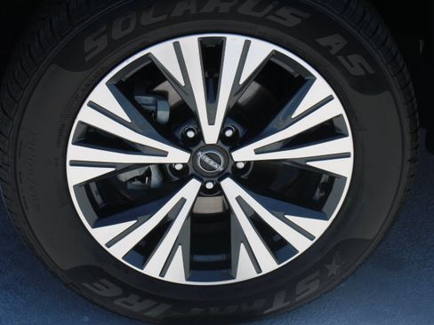 Used 2023 Nissan Rogue SV FWD image 9