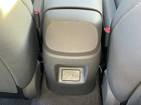 Certified 2025 Hyundai Elantra SEL image 18