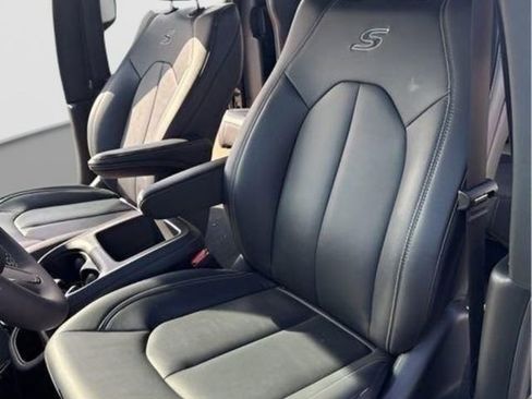 New 2026 Chrysler Pacifica Select w/ S Appearance Package image 20
