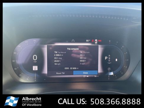 Used 2024 Volvo XC40 B5 Ultimate w/ Climate Package image 27