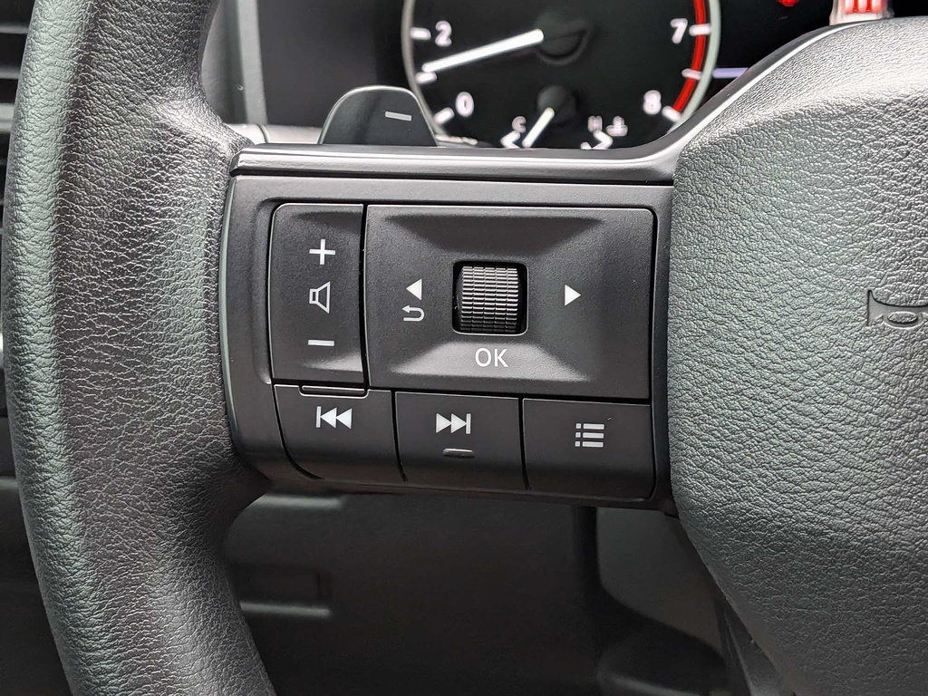 Used 2025 Nissan Rogue S FWD image 25
