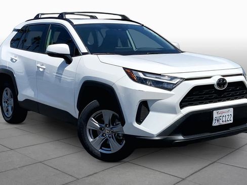 Used 2025 Toyota RAV4 XLE w/ Convenience Package FWD image 2