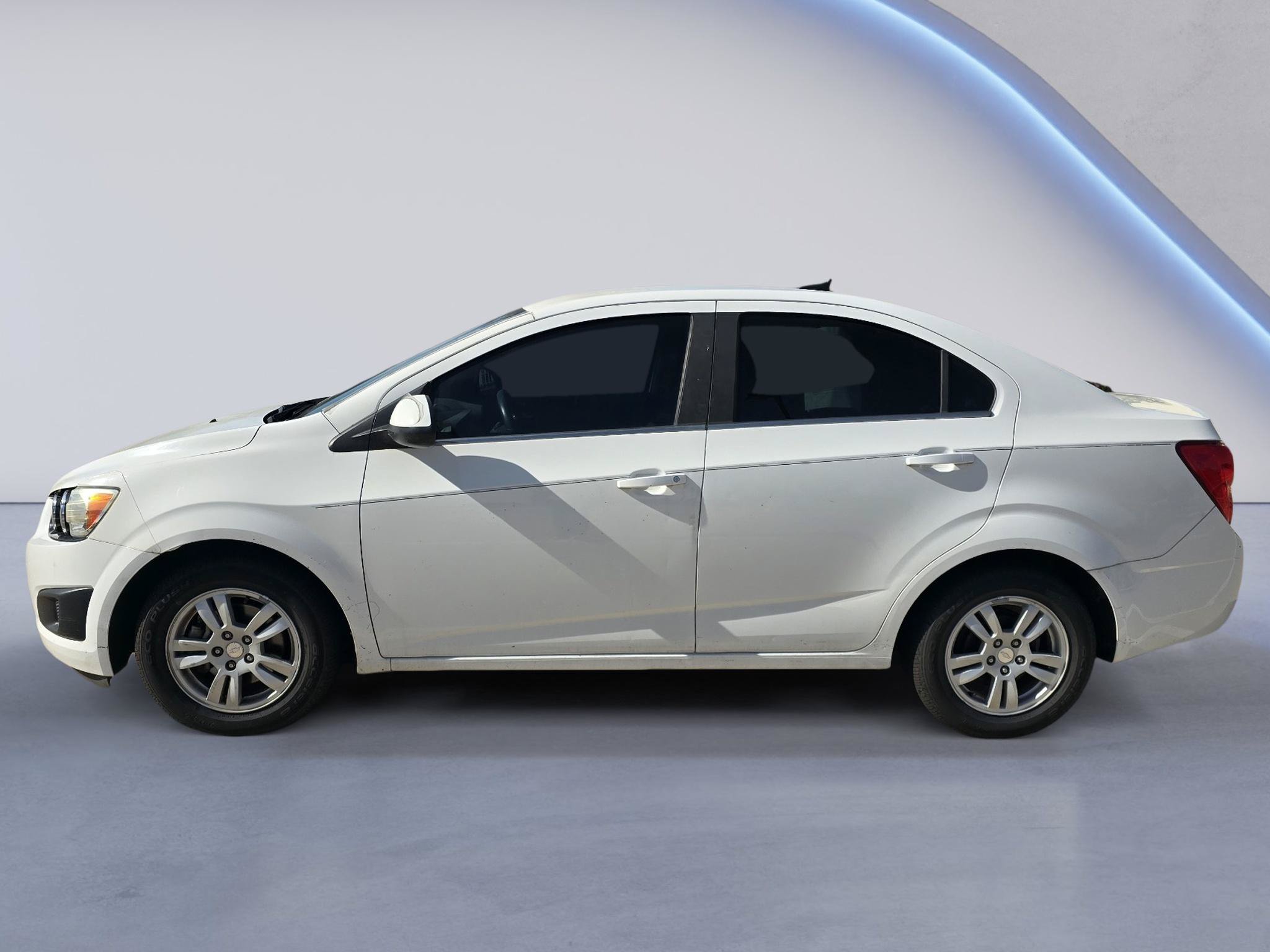 Used 2014 Chevrolet Sonic LT FWD image 2