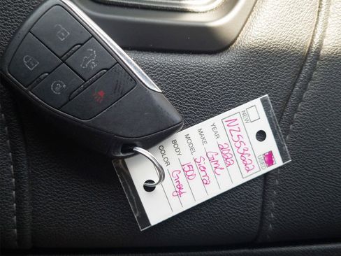 Used 2022 GMC Sierra 1500 Elevation w/ LPO, Elevation Black Package image 18