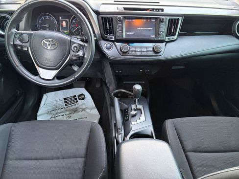 Used 2018 Toyota RAV4 XLE FWD image 10
