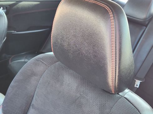 Used 2017 Toyota Camry LE image 19