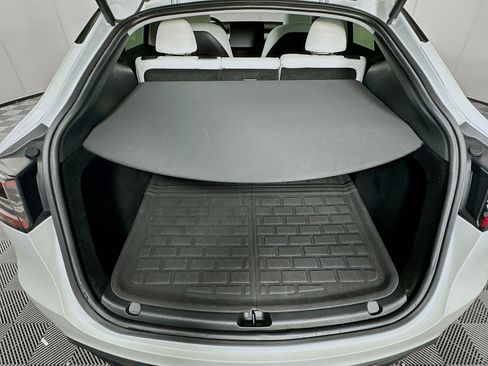 Used 2023 Tesla Model Y Long Range image 27