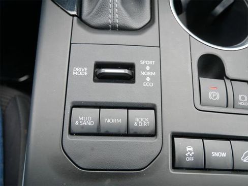 Certified 2022 Toyota Highlander LE image 18