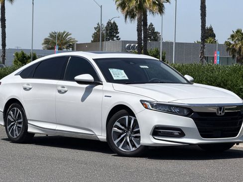 Used 2020 Honda Accord EX image 2