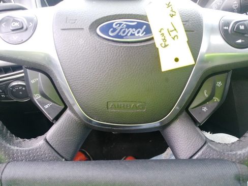 Used 2013 Ford Focus ST FWD image 29