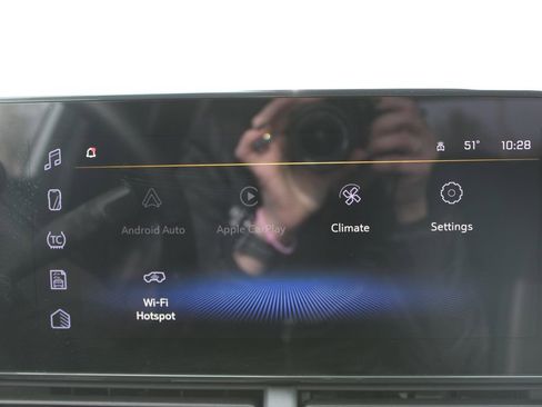 Used 2025 Chevrolet Trax LT w/ LT Convenience Package image 46