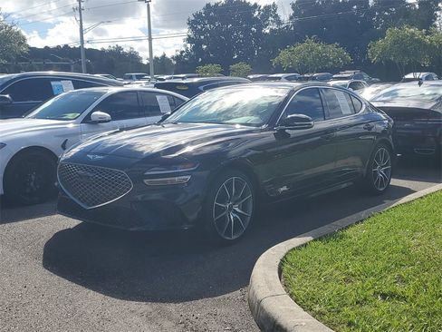 Used 2025 Genesis G70 2.5T image 11