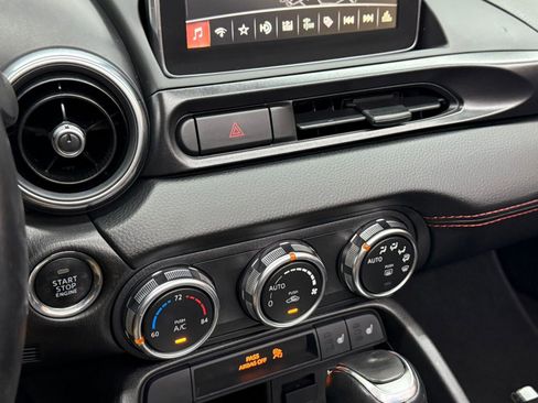 Used 2017 FIAT 124 Spider Abarth image 19