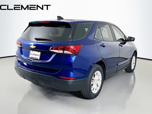 Used 2022 Chevrolet Equinox LS FWD image 7