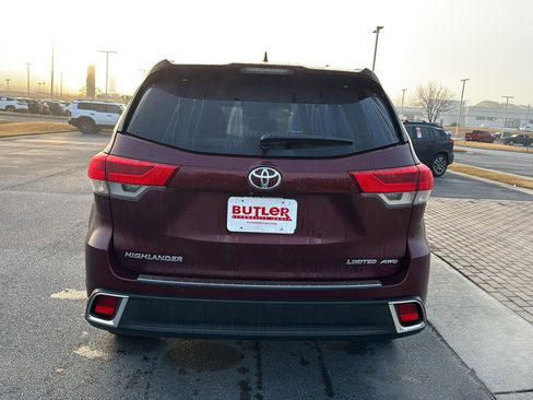 Used 2018 Toyota Highlander Limited image 4