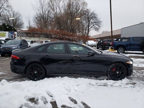 Used 2024 Jaguar XF R-Dynamic SE image 4