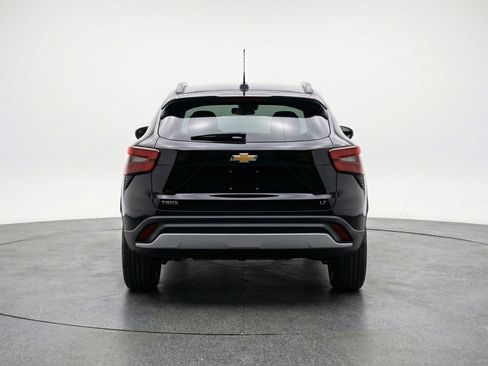 Used 2025 Chevrolet Trax LT w/ LT Convenience Package image 7