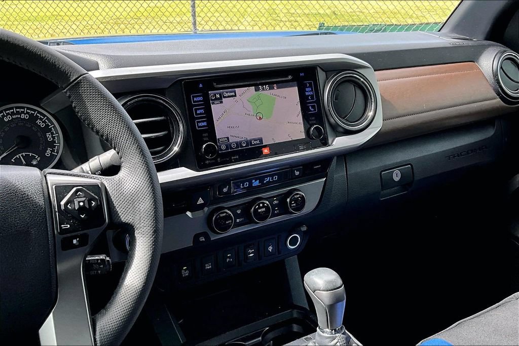Used 2017 Toyota Tacoma Limited RWD image 6
