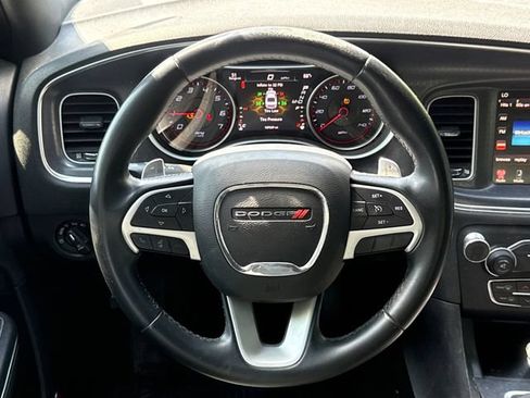 Used 2015 Dodge Charger SXT RWD image 12
