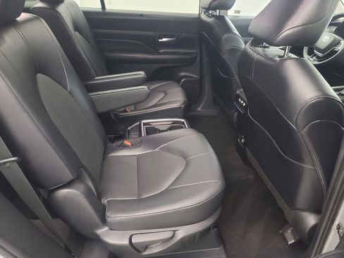 Used 2025 Toyota Grand Highlander AWD image 20