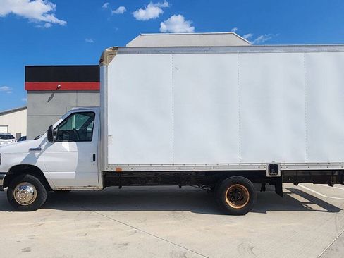 Used 2012 Ford E-450 and Econoline 450 Super Duty RWD image 22