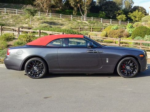 Used 2019 Rolls-Royce Dawn image 19