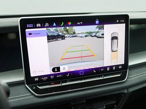 Used 2025 Volkswagen Tiguan SE image 18