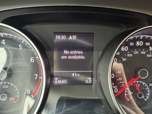 Used 2016 Volkswagen Golf S image 15