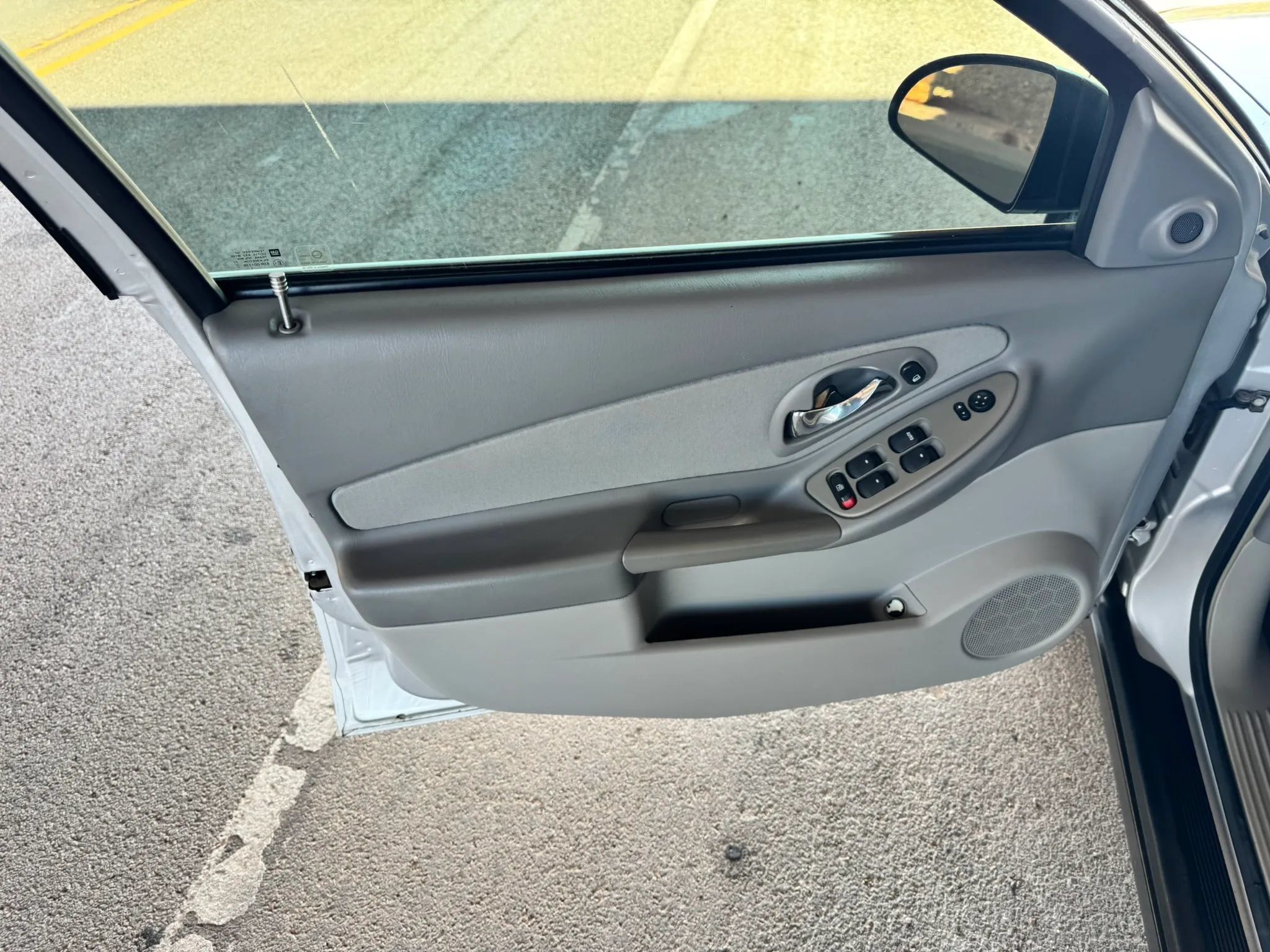 Used 2005 Chevrolet Malibu LS FWD image 9