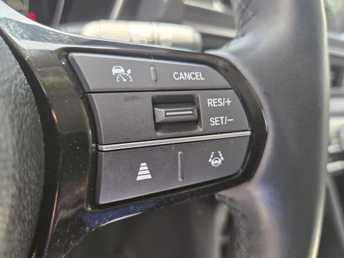 Certified 2025 Honda Pilot Touring image 23