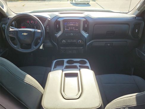 Used 2020 Chevrolet Silverado 1500 Custom w/ Custom Value Package image 12