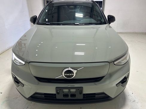 Used 2023 Volvo XC40 Recharge Ultimate AWD/4WD image 9