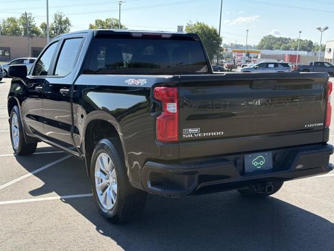 Used 2022 Chevrolet Silverado 1500 Custom AWD/4WD image 5