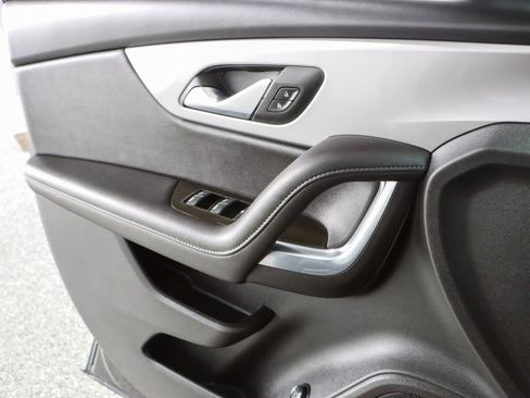 Used 2022 Chevrolet Blazer LT FWD image 21
