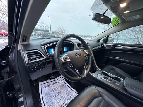 Used 2017 Ford Fusion Energi SE image 12