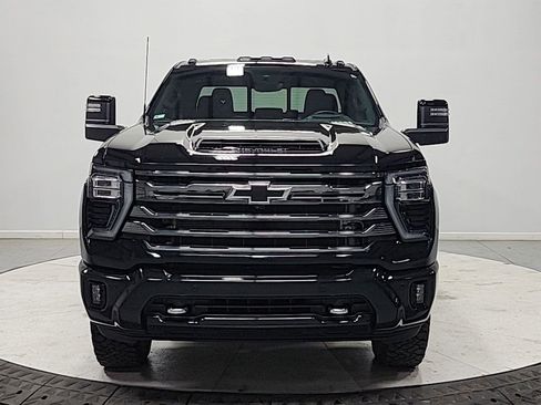 Used 2024 Chevrolet Silverado 2500 High Country w/ High Country Premium Package image 2