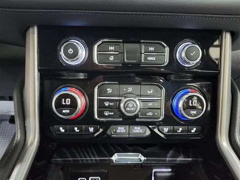 Used 2023 GMC Yukon Denali image 32